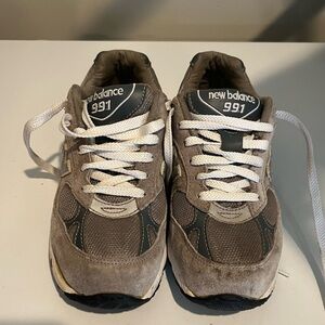 Child size 4.5 New Balance 991 running athletic shoes sneakers